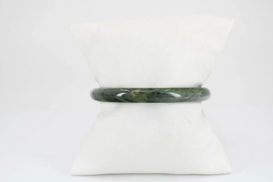 NATURAL JADEITE DARK GREEN JADE SOLID BANGLE 60MM BRACELET FITS 7.5" (1 of 2)