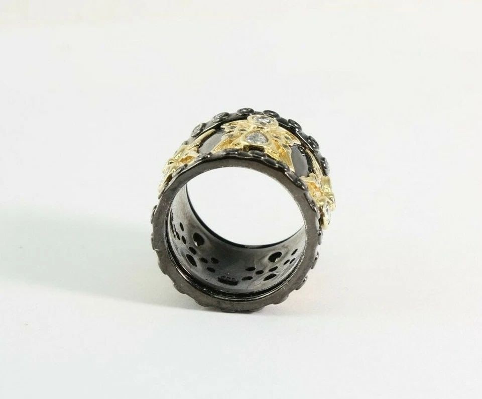 925 RHODIUM BLACK & GOLD TONE X'S WITH CZ WOMEN WIDE BAND SIZE 7.5 13.8 GM FS!!: 925 RHODIUM BLACK & GOLD TONE X'S WITH CZ WOMEN WIDE BAND SIZE 7.5 13.8 GM FS!! 925 RHODIUM BLACK & GOLD TONE X'S WITH CZ WOMEN WIDE BAND SIZE 7.5 13.8 GM FS!! Description 925 Rhodium Black & Gold Ton