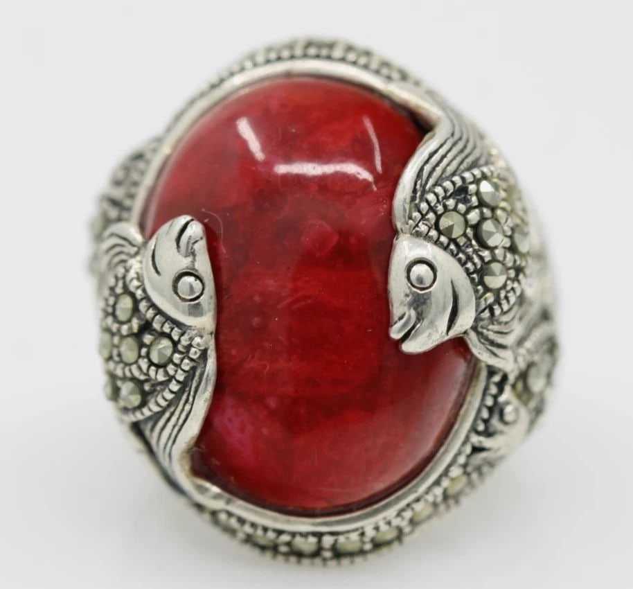 CHAPAL ZENRAY NF STERLING SILVER RED CORAL FISH RING SIZE 5 - 15.8 GRAMS: CHAPAL ZENRAY NF STERLING SILVER RED CORAL FISH RING SIZE 5 - 15.8 GRAMS Description Chapal Zenray NF Sterling Silver Red Coral Fish Ring *missing stone see picture* Ring is in good condition. May sho