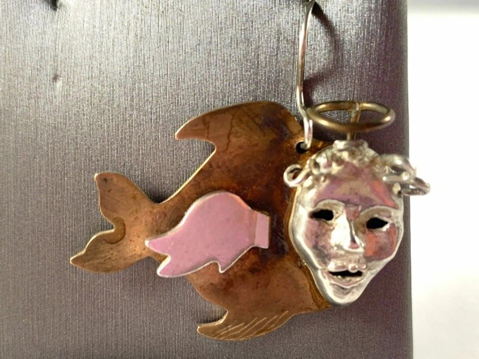 CINDY HORLEY 1994 ARTIST MASKED ANGEL FISH EARRINGS STERLING SILVER BRASS 14.5G (1 of 2)