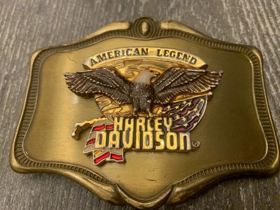 HARLEY DAVIDSON AMERICAN LEGEND BELT BUCKLE AHM 1978 EAGLE + RED AMERICAN FLAG (1 of 2)