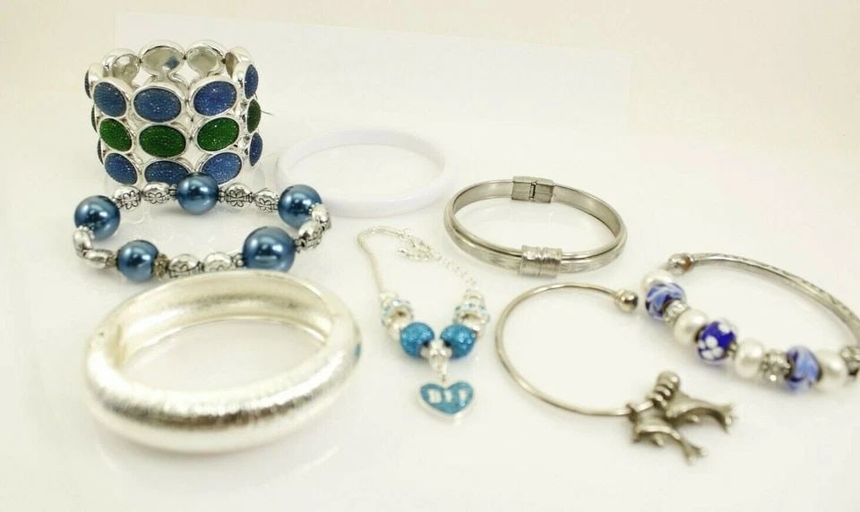 LOT OF 8 VINTAGE BLUE COSTUME BRACELETS ASSORTED STYLES/SIZES FREE SHIPPING!! (1 of 2)