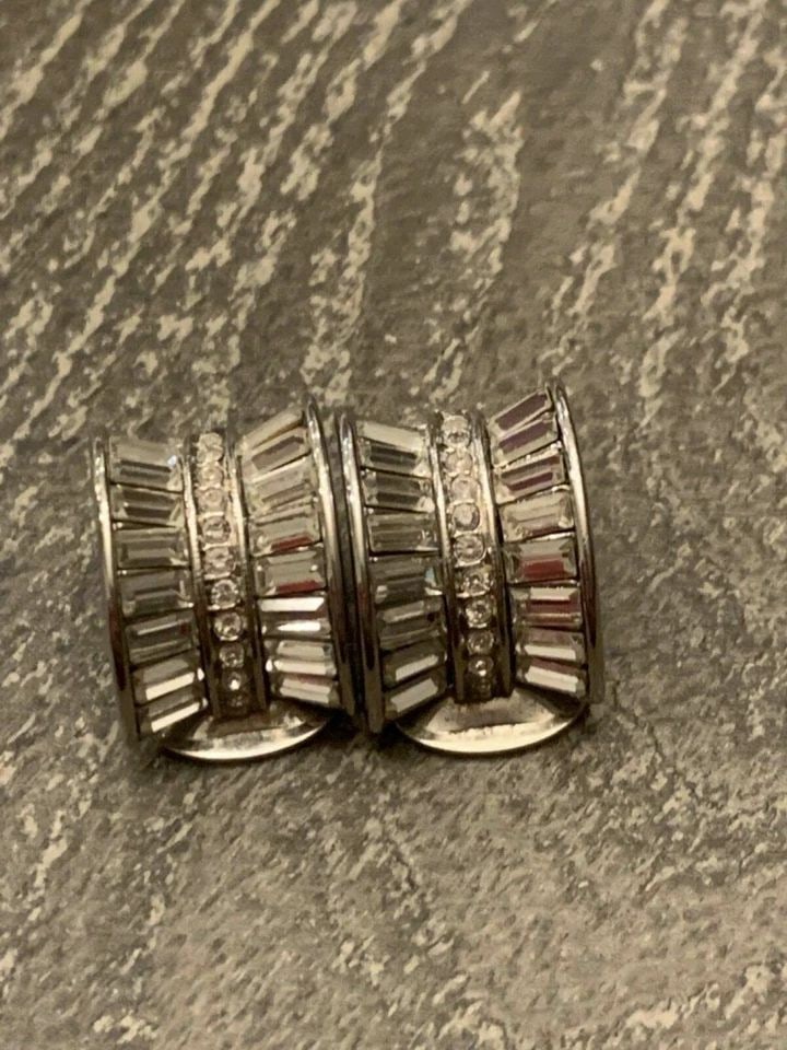 NOLAN MILLER SIGNED SILVER-TONED WOMENS COSTUME LEVERBACK EARRINGS BE189 (1 of 2)