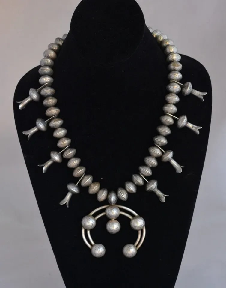 OLD PAWN NAVAJO SILVER SQUASH BLOSSOM NECKLACE - MERCURY DIMES PRE 1945 - 21.25" (1 of 2)