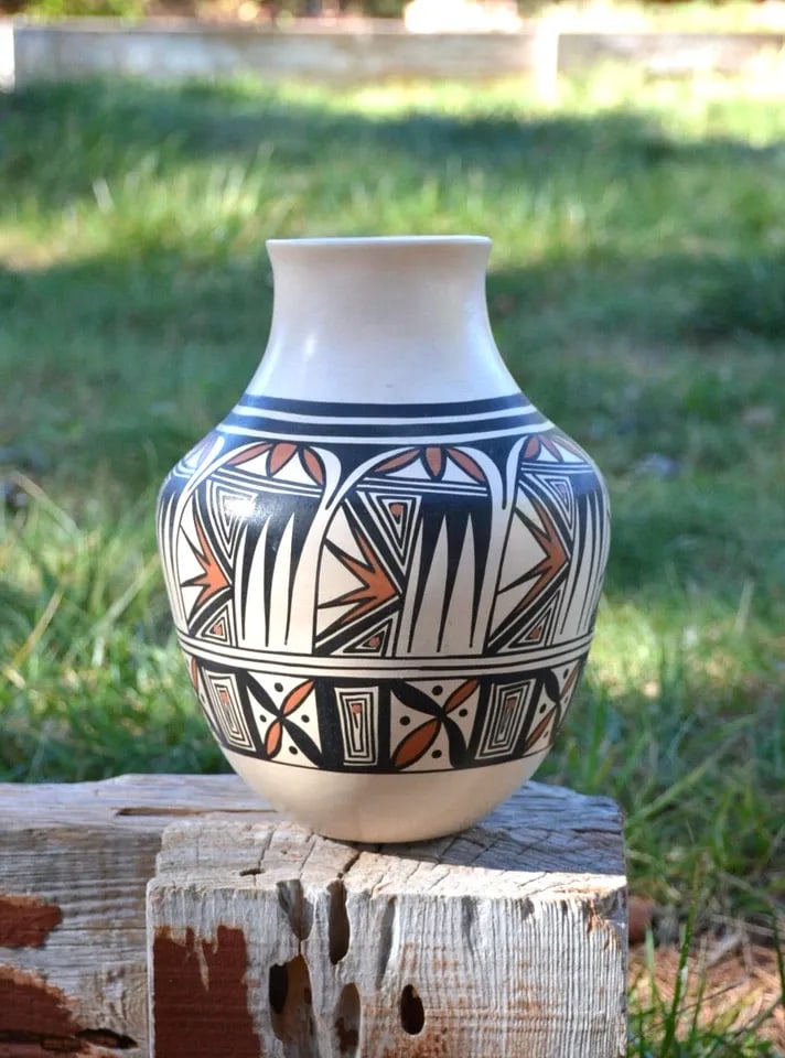 ALTA YESSLITH - VINTAGE TRADITIONAL HOPI PUEBLO OLLA POT VASE POLYCHROME - 10" (1 of 2)