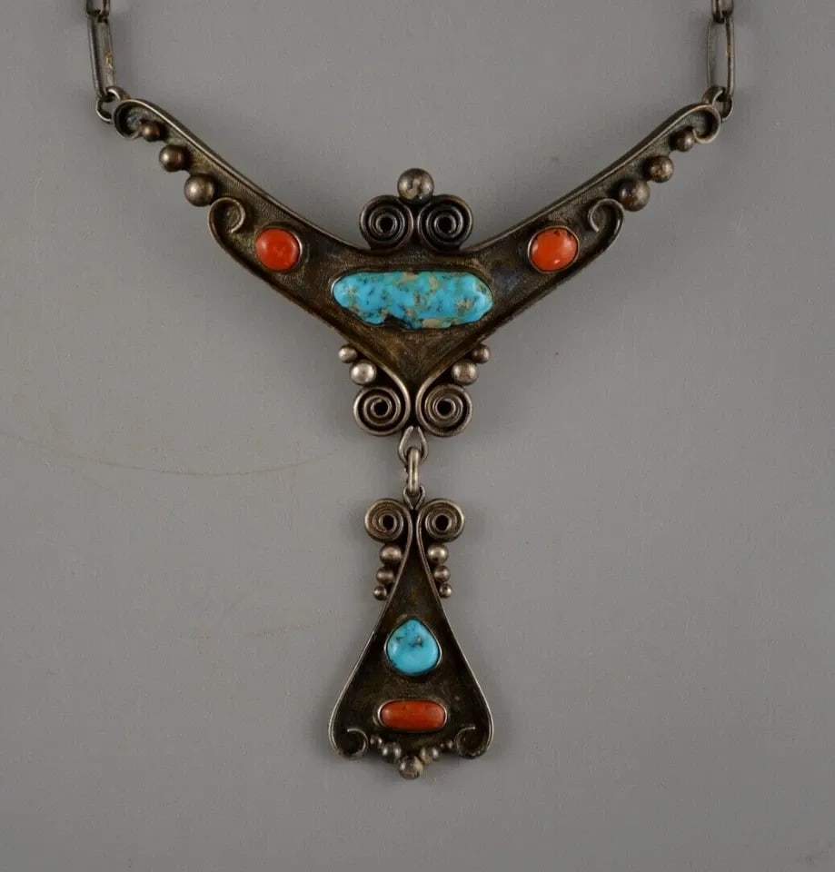 JAMES LITTLE - VTG. NAVAJO SILVER DANGLE COLLAR NECKLACE - TURQUOISE CORAL 16.5": JAMES LITTLE - VTG. NAVAJO SILVER DANGLE COLLAR NECKLACE - TURQUOISE CORAL 16.5" Item Description: This unique sterling silver necklace has been beautifully designed and crafted by Navajo silversmith 
