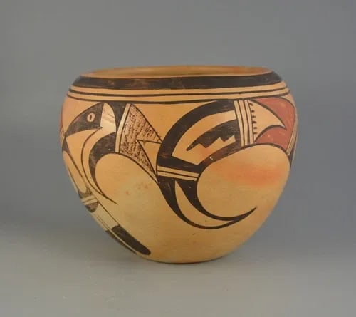 LAURA CHAPELLA TOMOSIE 1907-1981- OLD VINTAGE HOPI POT-7 1/2 " PARROT DESIGN - 2