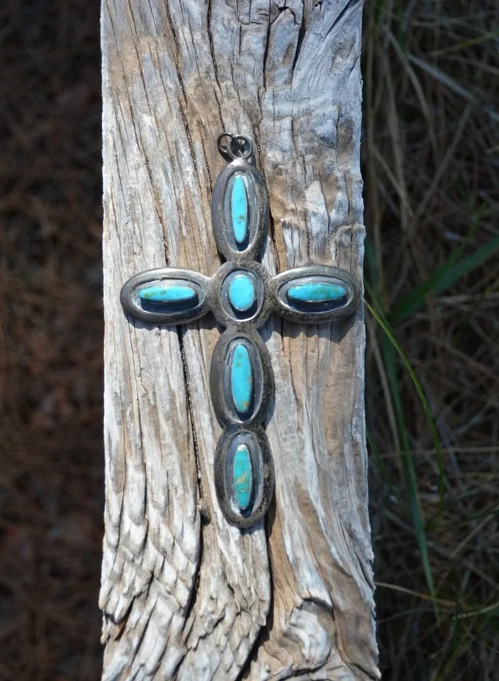 LARGE OLD PAWN NAVAJO SILVER CROSS PENDANT - BLUE GEM TURQUOISE - 4 1/8" TALL: LARGE OLD PAWN NAVAJO SILVER CROSS PENDANT - BLUE GEM TURQUOISE - 4 1/8" TALL This old Navajo sterling silver cross pendant is set with 6 beautiful turquoise stones. The stones look to be blue gem tur