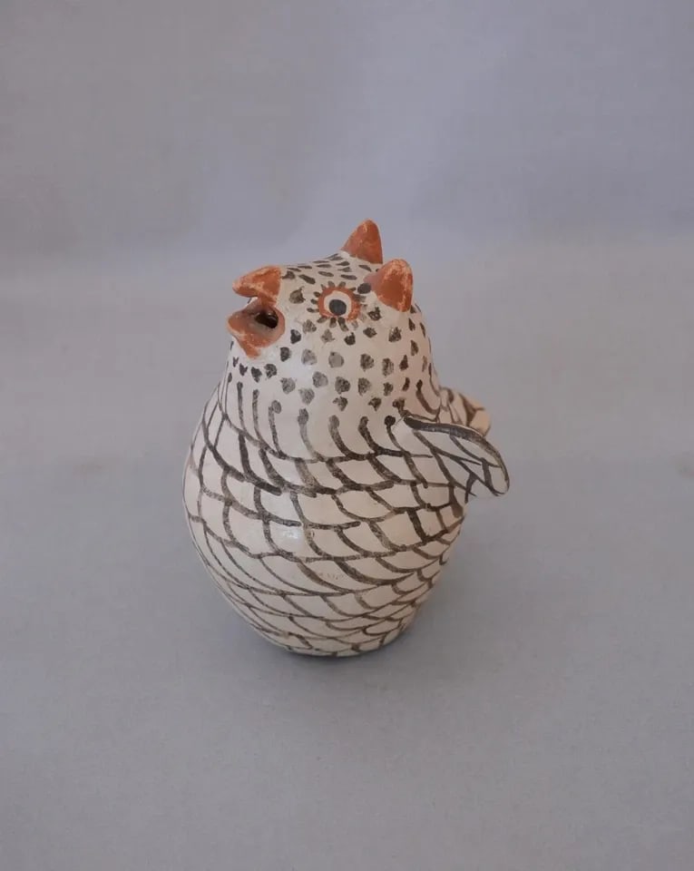 RARE VINTAGE ZUNI OWL POTTERY POT - 5" TALL X 4" ACROSS (1 of 2)