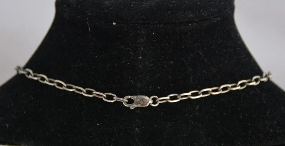 VINTAGE STERLING SILVER 14 KARAT GOLD CHOKER LINK NECKLACE - PUEBLO - 17 3/4": VINTAGE STERLING SILVER 14 KARAT GOLD CHOKER LINK NECKLACE - PUEBLO - 17 3/4" This vintage Navajo necklace has been beautifully crafted of sterling silver with solid 14 karat yellow gold overlay. The 