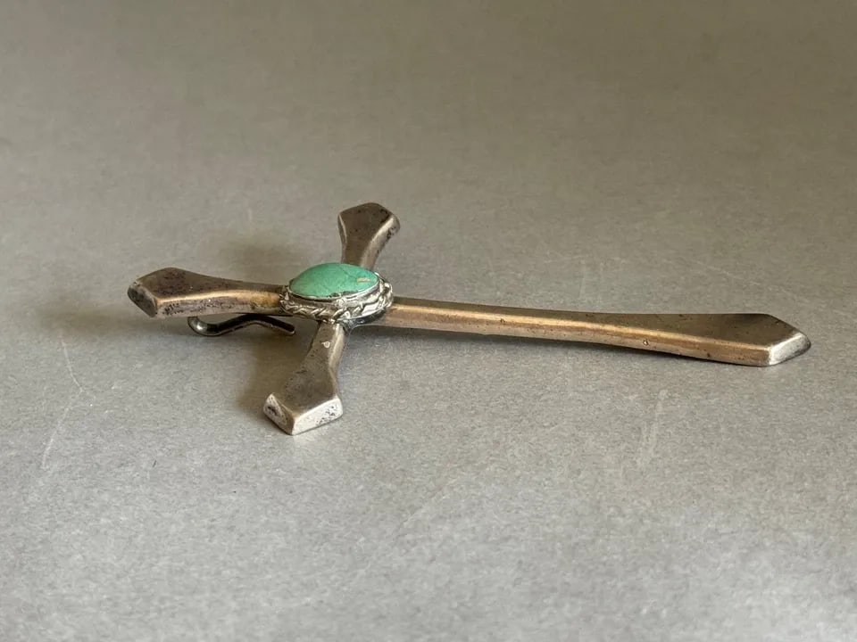 HUGE OLD PAWN NAVAJO STERLING SILVER WITH TURQUOISE CAST CROSS PENDANT: HUGE OLD PAWN NAVAJO STERLING SILVER WITH TURQUOISE CAST CROSS PENDANT Large Old Pawn Navajo Sterling Silver with Turquoise Cross Pendant 4 3/4" Tall ..2 5/8" Across .. 48.3 Grams ..