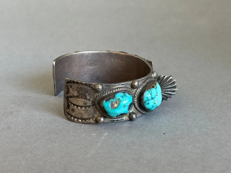 OLD PAWN NAVAJO STERLING SILVER AND TURQUOISE WATCH BRACELET 58 GRAMS: OLD PAWN NAVAJO STERLING SILVER AND TURQUOISE WATCH BRACELET 58 GRAMS Old Pawn Navajo Sterling Silver and Turquoise Watch Bracelet. 3/4" Wide ..5 1/4" Inside with a 1 1/4" opening ..