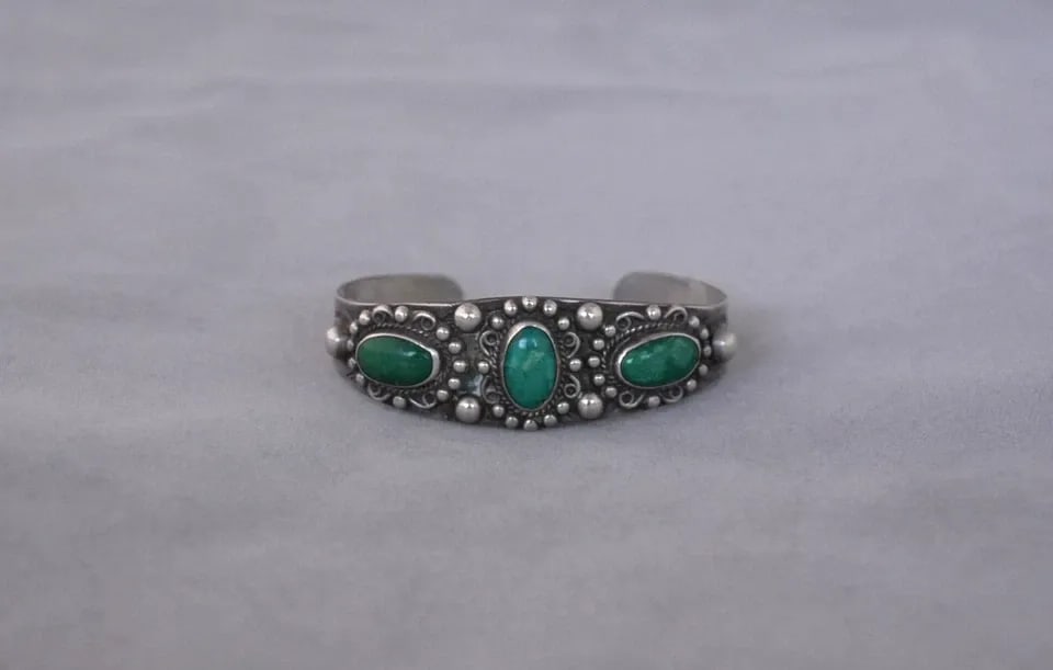 OLD PAWN NAVAJO STERLING SILVER BRACELET - 3 TURQUOISE STONES W. APPLIQUE - 5.75 (1 of 2)