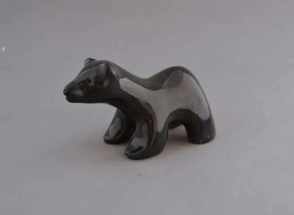 JANE BACA AND STARR TAFOYA - LARGE SANTA CLARA CLAY BLACK FIGURINE - BEAR - 6 " (1 of 2)