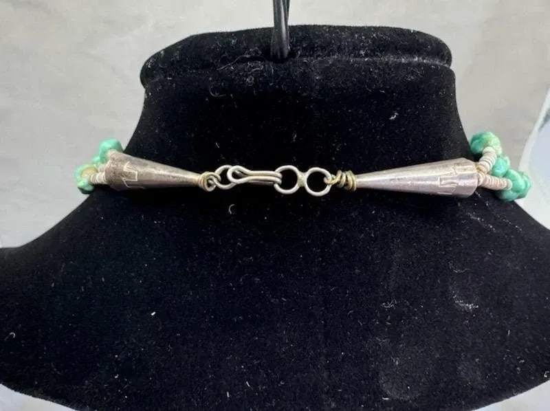 OLD PAWN NAVAJO TURQUOISE AND SHELL NECKLACE 24.5 (1 of 2)