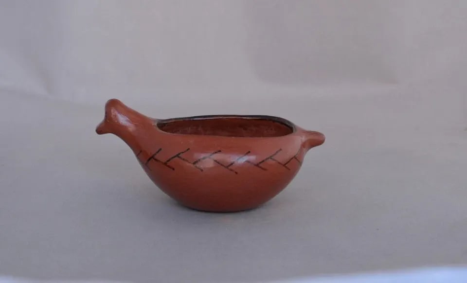 RARE VINTAGE MARICOPA BIRD EFFIGY POT BOWL - 5 3/4" LONG X 2 1/2" HIGH (1 of 2)