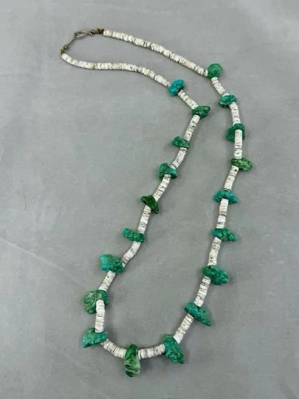 OLD PAWN NAVAJO TURQUOISE AND SHELL NECKLACE 24 (1 of 2)