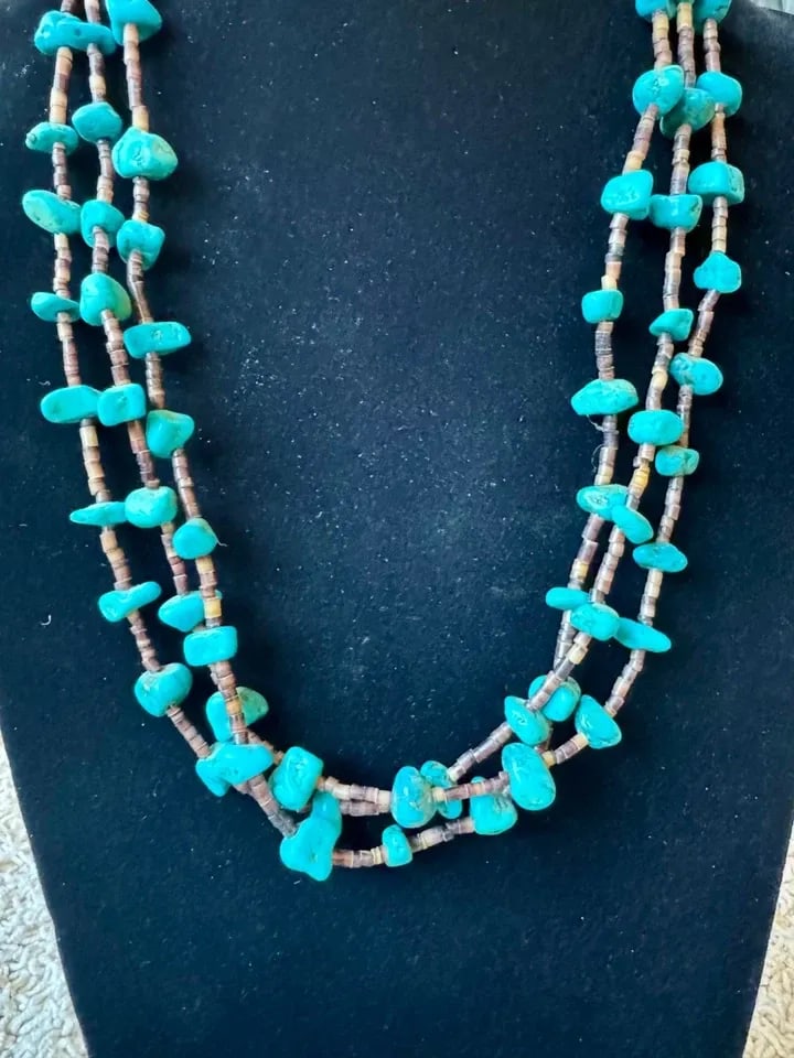 OLD PAWN NAVAJO TURQUOISE AND SHELL NECKLACE 22" (1 of 2)