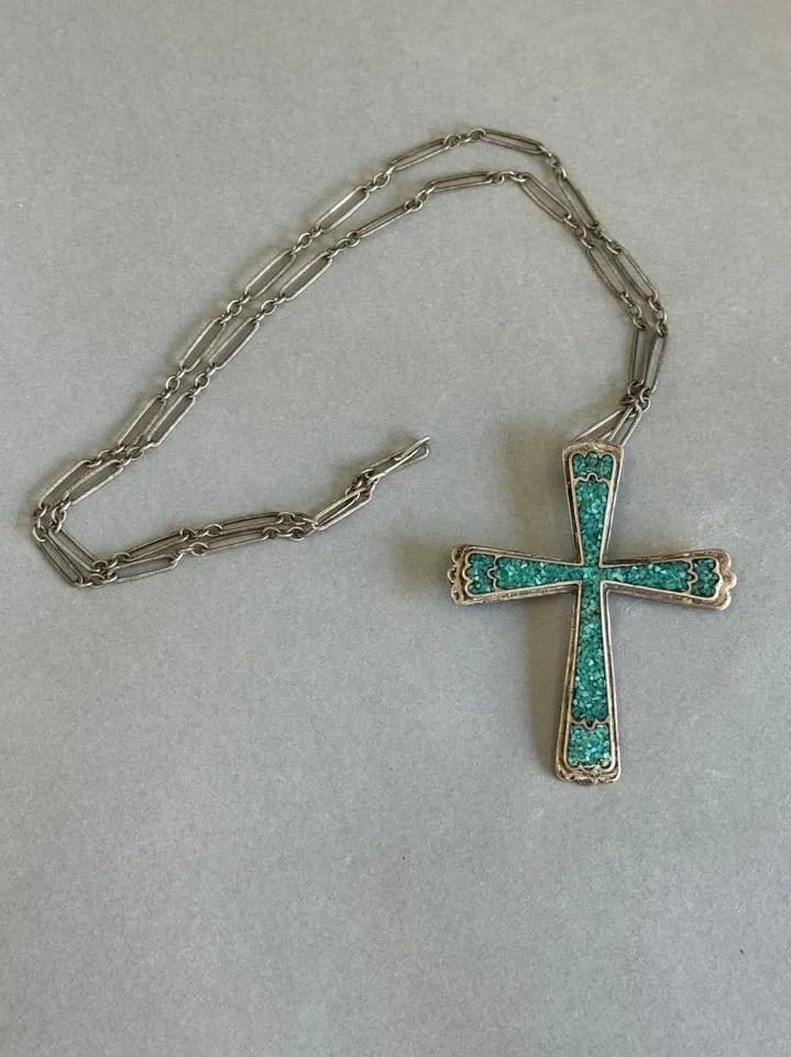 OLD PAWN NAVAJO STERLING SILVER AND TURQUOISE CROSS W/ HANDMADE CHAIN. 2 5/8 (1 of 2)