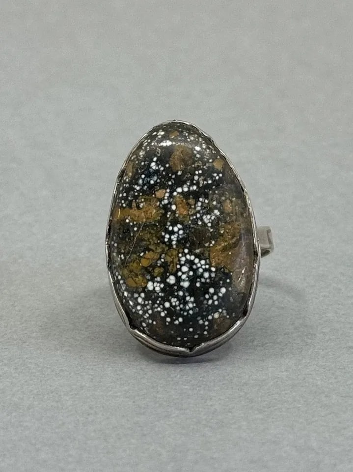 NAVAJO STERLING SILVER WITH LARGE STONE RING. MADE BY RICHARD BEGAY. SIZE 14 (1 of 2)