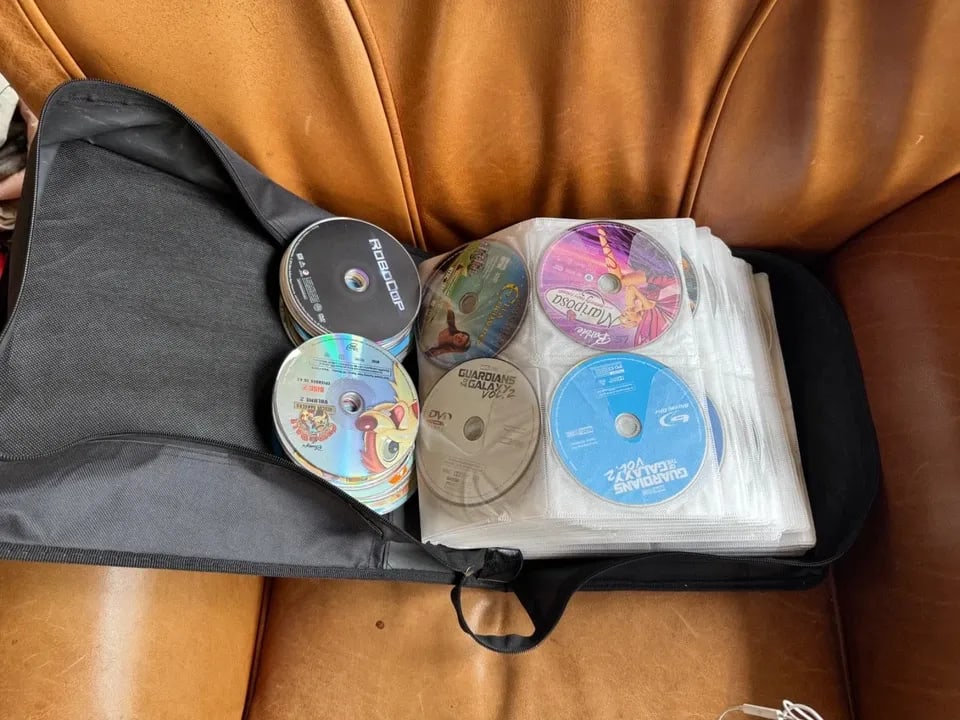 440 VARIOUS CHILDREN'S AND GROWN UP'S DVD'S (1 of 2)