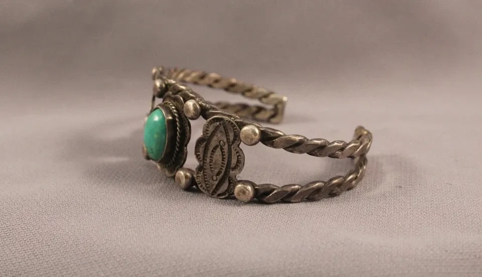 OLD PAWN NAVAJO STERLING SILVER AND TURQUOISE BRACELET FRED HARVEY: OLD PAWN NAVAJO STERLING SILVER AND TURQUOISE BRACELET FRED HARVEY Item Description: Nice Old Pawn Navajo Bracelet ..7/8" Wide ..5 1/4" Inside with a 1 1/4 " Opening