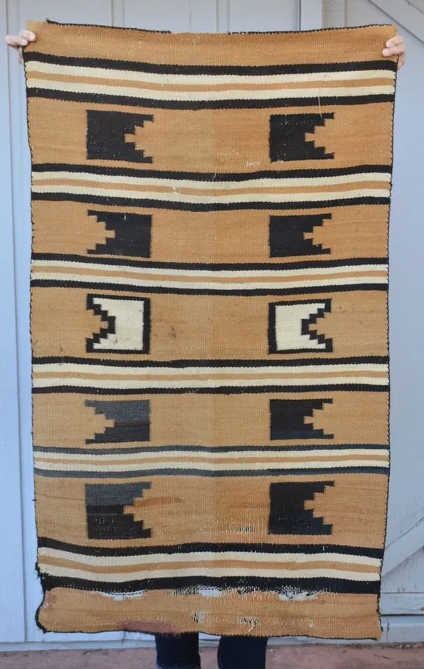 OLD NAVAJO RUG - STRIPED BANDED PATTERN WITH KIVA STEP GEOMETRIC - 53" X 32": OLD NAVAJO RUG - STRIPED BANDED PATTERN WITH KIVA STEP GEOMETRIC - 53" X 32" This Navajo rug shows a banded design with a geometric kiva steps pattern. It measures 53" x 32". It is in poor condition. 