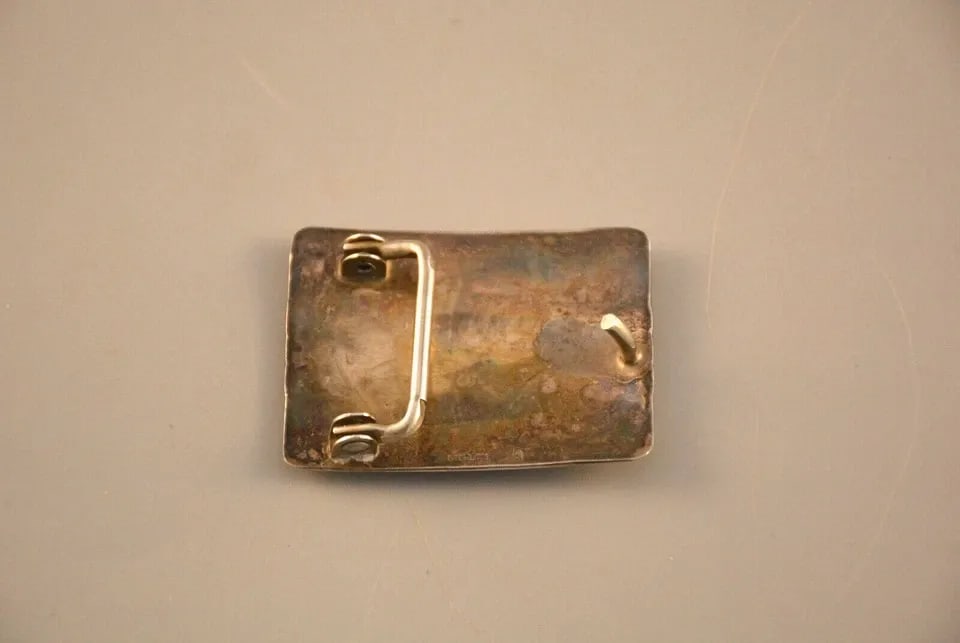 VTG NAVAJO INDIAN SILVER BELT BUCKLE - HEARTLINE BEAR TURQUOISE, CORAL - B. SLIM: VTG NAVAJO INDIAN SILVER BELT BUCKLE - HEARTLINE BEAR TURQUOISE, CORAL - B. SLIM Item Description: This vintage belt buckle shows a heartline bear outlined with turquoise and coral chip inlay. The buc