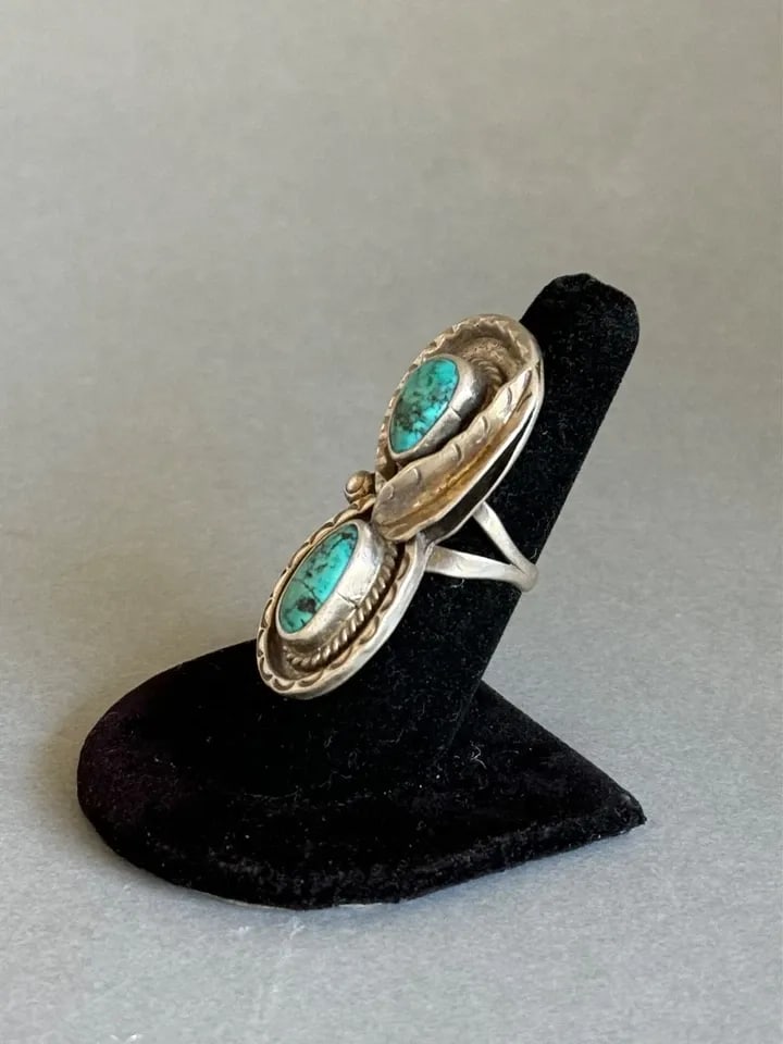 OLD PAWN NAVAJO STERLING SILVER AND TURQUOISE RING. SIZE 6 1/2: OLD PAWN NAVAJO STERLING SILVER AND TURQUOISE RING. SIZE 6 1/2 Old Pawn Navajo Sterling Silver and Turquoise Ring. Size 6 1/2 ..1 7/8" Tall