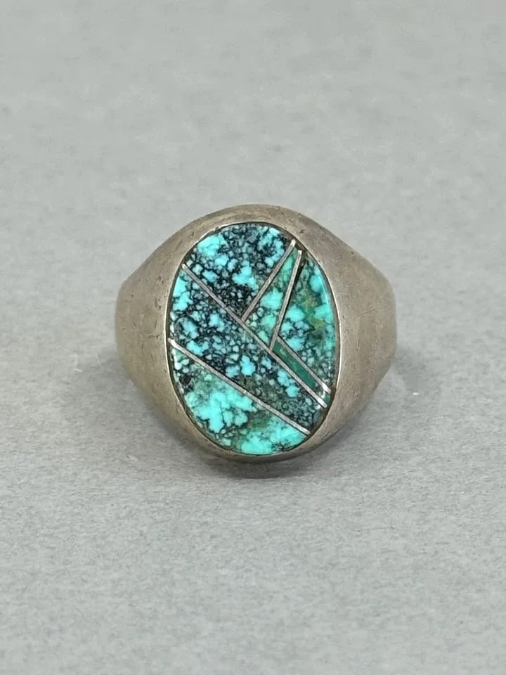 OLD PAWN NAVAJO STERLING SILVER AND TURQUOISE RING. SIZE 12 1/2: OLD PAWN NAVAJO STERLING SILVER AND TURQUOISE RING. SIZE 12 1/2 Old Pawn Navajo Sterling Silver and Turquoise Ring. Size 12 1/2 7’8” tall