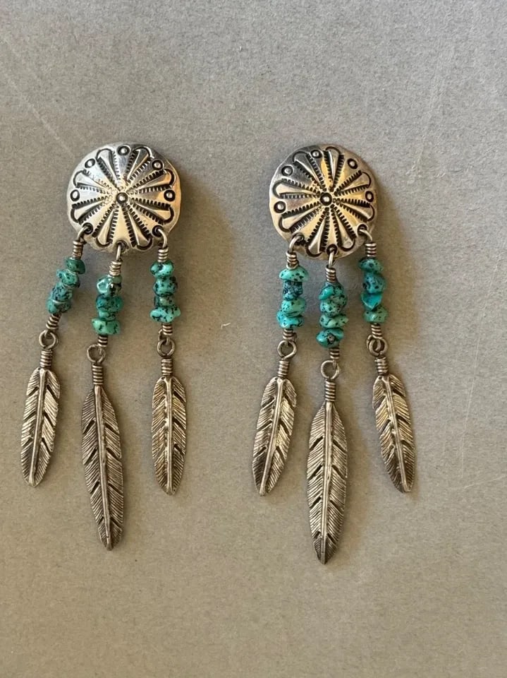 VINTAGE NAVAJO STERLING SILVER AND TURQUOISE FEATHERS DANGLE CLAMP ON EARRINGS (1 of 2)