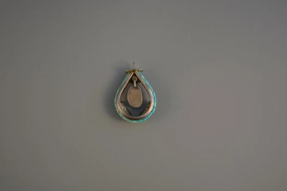 VTG NAVAJO INDIAN SILVER PENDANT WITH DANGLING TURQUOISE NUGGET TEARDROP CORAL (1 of 2)