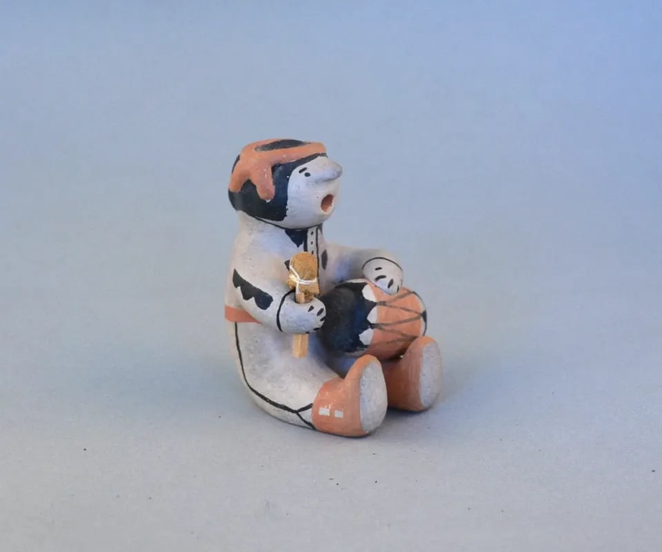 SARAH ARQUERO - COCHITI PUEBLO STORYTELLER POTTERY FIGURE - MALE DRUMMER - 3" (1 of 2)