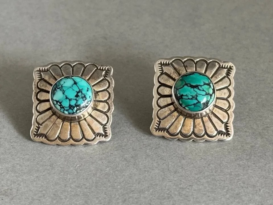 VINTAGE NAVAJO LEONARD PLATERO STERLING SILVER AND TURQUOISE EARRINGS (1 of 2)