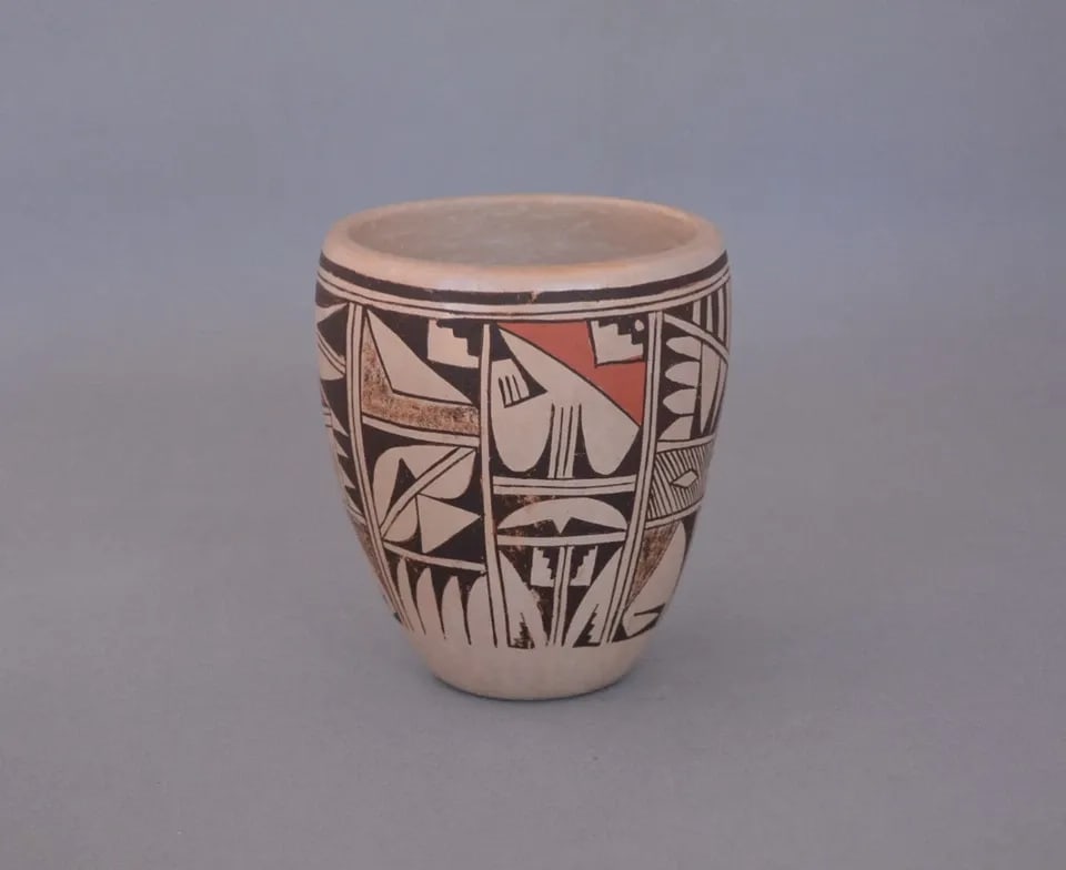 VINTAGE HOPI POT - CYNLINDER VASE - INTRICATE TRADITIONAL DESIGNS - 3 3/4" TALL (1 of 2)
