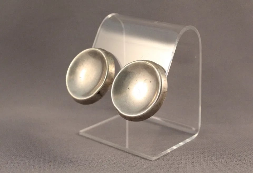 OLD MID CENTURY MINIMALIST STERLING SILVER MEXICAN EARRINGS - SCREW-BACK CLASPS (1 of 2)