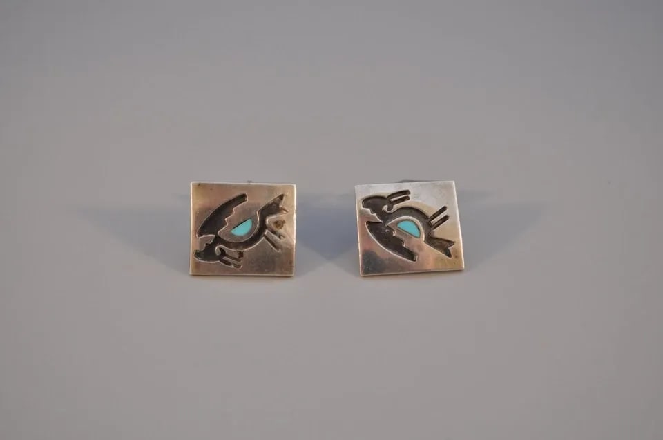 OLD PAWN HOPI STERLING SILVER AND TURQUOISE CUFFLINKS ROAD RUNNER: OLD PAWN HOPI STERLING SILVER AND TURQUOISE CUFFLINKS ROAD RUNNER Weight 11.59 Grams - 7/8" tall