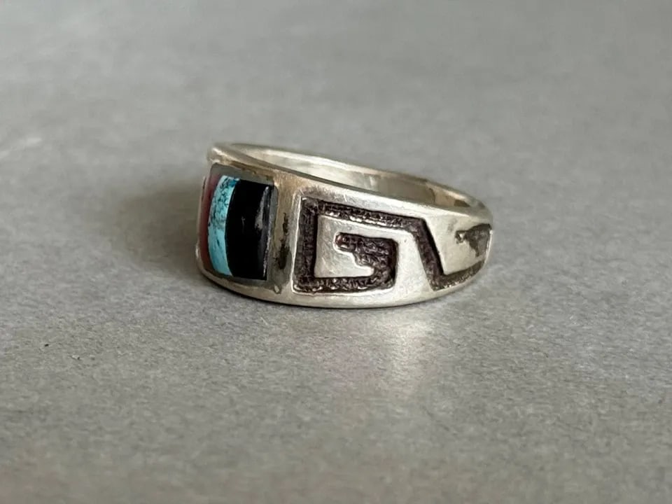 VINTAGE SA PINTO NAVAJO STERLING SILVER WITH STONES RING SZ 9 (1 of 2)