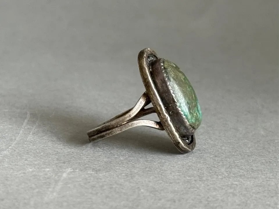 OLD PAWN NAVAJO STERLING SILVER AND TURQUOISE RING SIZE 11 1/2: OLD PAWN NAVAJO STERLING SILVER AND TURQUOISE RING SIZE 11 1/2 Old Pawn Navajo Sterling Silver and Turquoise Ring Size 11 1/2 ..1 1/8" tall