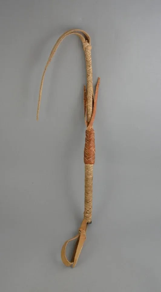 VINTAGE COWBOY RIDING HORSE QUIRT WHIP WITH WRIST LOOP - 33" (1 of 2)