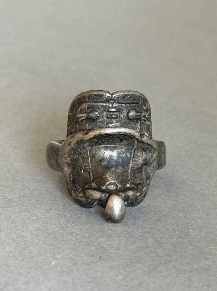 VINTAGE NAVAJO STERLING SILVER SADDLE RING. SIZE 10 1/2 (1 of 2)