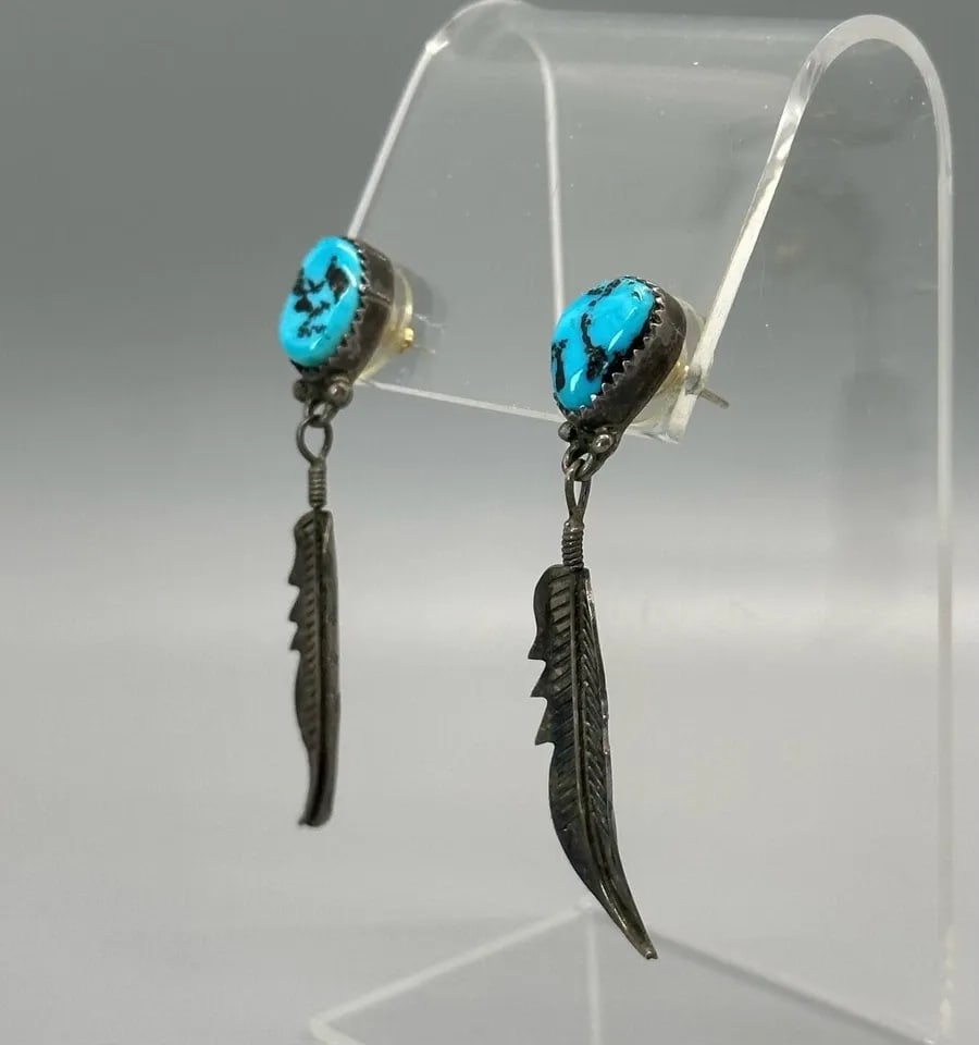 OLD PAWN STERLING SILVER AND TURQUOISE NAVAJO EARRINGS FEATHERS ..2 1/4" DROP: OLD PAWN STERLING SILVER AND TURQUOISE NAVAJO EARRINGS FEATHERS ..2 1/4" DROP Item Description: 2 1/4 " Tall