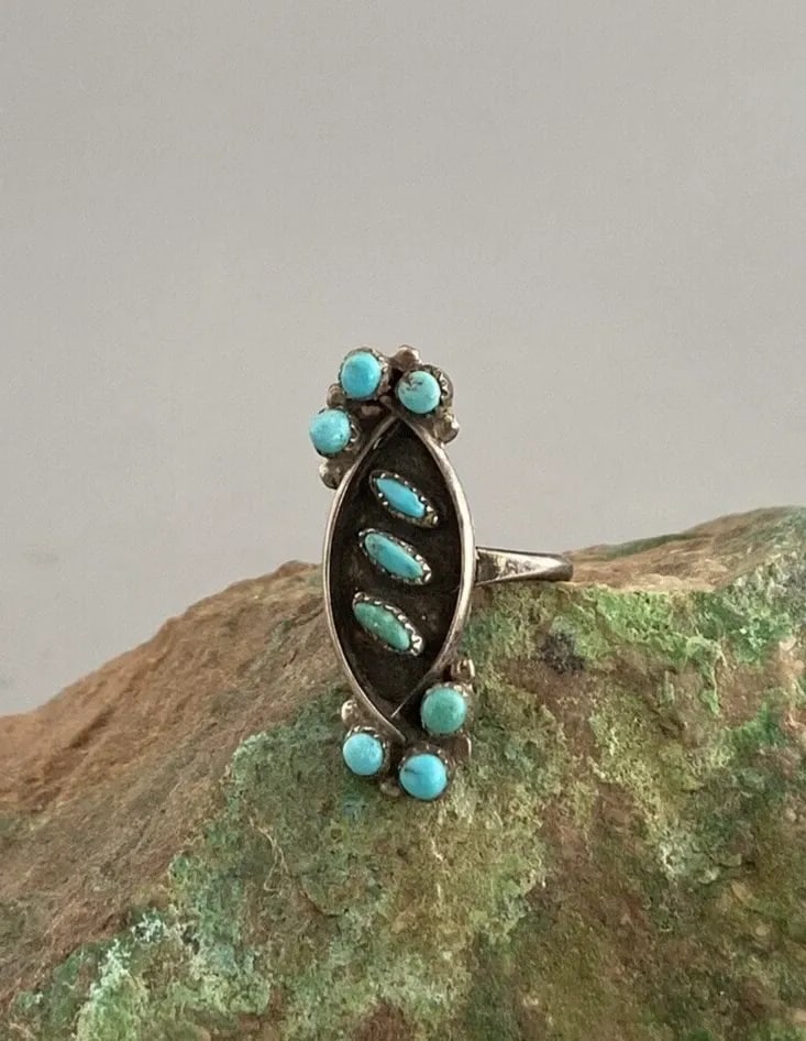 OLD PAWN VINTAGE ZUNI INDIAN PETTITPOINT TURQUOISE RING - SIZE 5 3/4 (1 of 2)