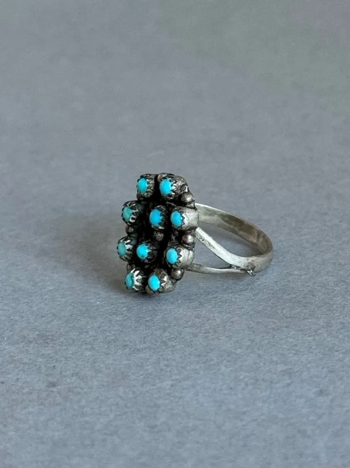 OLD PAWN ZUNI STERLING SILVER AND TURQUOISE RING. SIZE 6: OLD PAWN ZUNI STERLING SILVER AND TURQUOISE RING. SIZE 6 Old Pawn Zuni Sterling Silver and Turquoise Ring. Size 6 3/4" HIGH Throughout the 40 years that I have been in business, I have purchased jewel