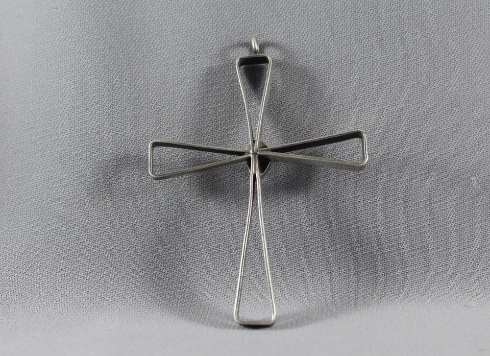 OLD PAWN NAVAJO STERLING SILVER AND TURQUOISE CROSS PENDANT 3": OLD PAWN NAVAJO STERLING SILVER AND TURQUOISE CROSS PENDANT 3" Item Description: 3” Tall x 2" Wide