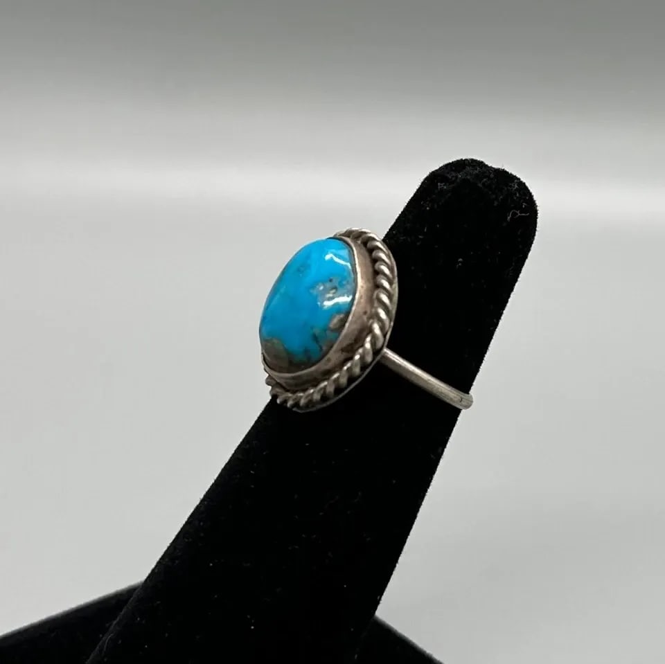 OLD PAWN NAVAJO TURQUOISE RING SIZE 4 1/2: OLD PAWN NAVAJO TURQUOISE RING SIZE 4 1/2 Item Description: 3/4” tall