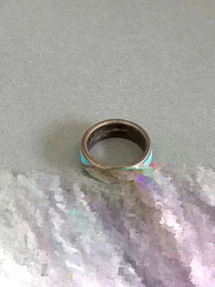 OLD PAWN NAVAJO STERLING SILVER WITH TURQUOISE INLAY RING. SIZE 8 1/2: OLD PAWN NAVAJO STERLING SILVER WITH TURQUOISE INLAY RING. SIZE 8 1/2 Old Pawn Navajo Sterling Silver with Turquoise inlay Ring. Size 8 1/2