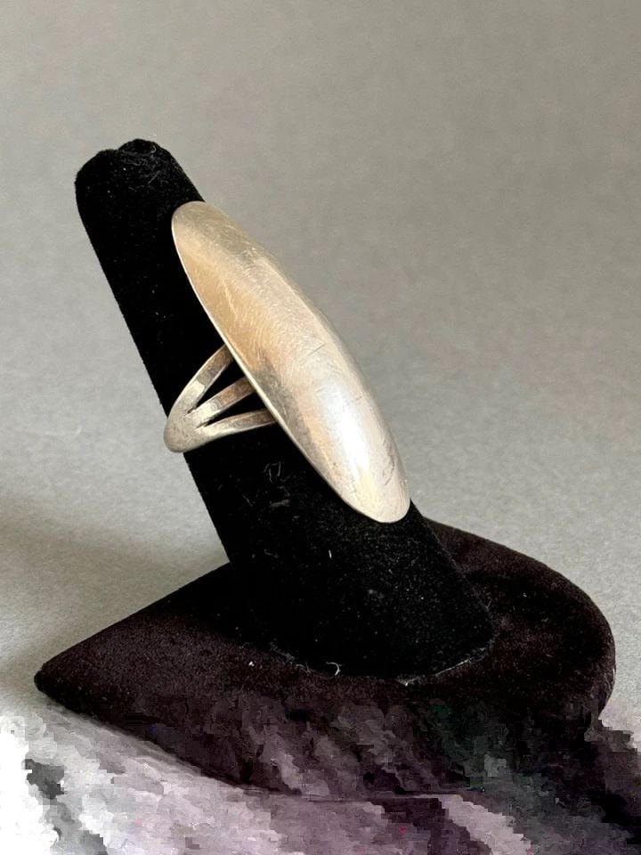 VINTAGE NAVAJO STERLING SILVER RING. SIGNED KS. SIZE 6 1/2 (1 of 2)
