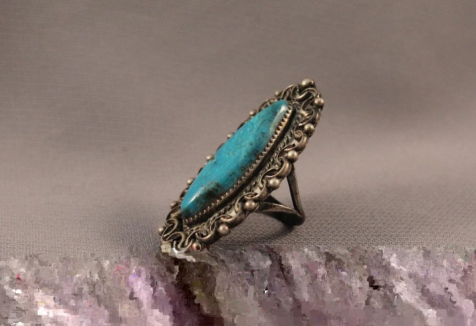 OLD PAWN NAVAJO STERLING SILVER AND TURQUOISE RING SIZE 4: OLD PAWN NAVAJO STERLING SILVER AND TURQUOISE RING SIZE 4 Item Description: 1 3/4” tall