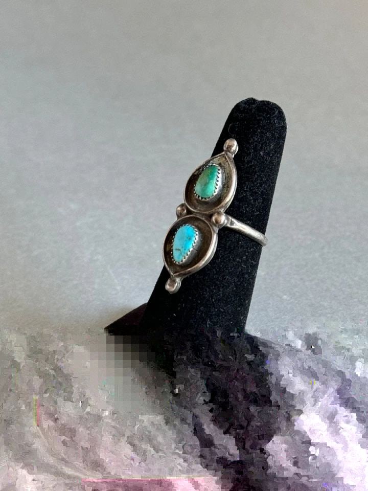 OLD PAWN NAVAJO STERLING SILVER RING WITH TURQUOISE. SIZE 5 1/2: OLD PAWN NAVAJO STERLING SILVER RING WITH TURQUOISE. SIZE 5 1/2 Old Pawn Navajo Sterling Silver Ring with Turquoise. Size 5 1/2 1” tall